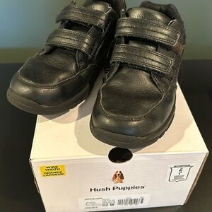 Hush Puppies boy’s black shoes, size 2W